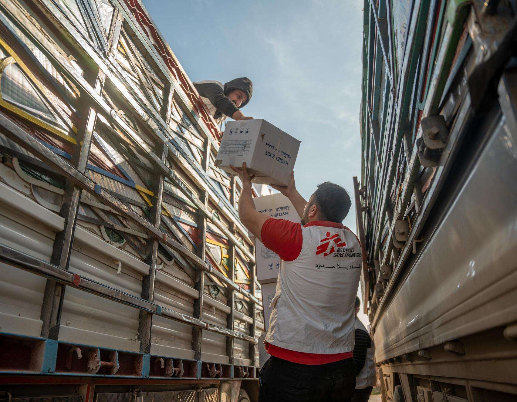 MSF staff unload supplies in Syria. 