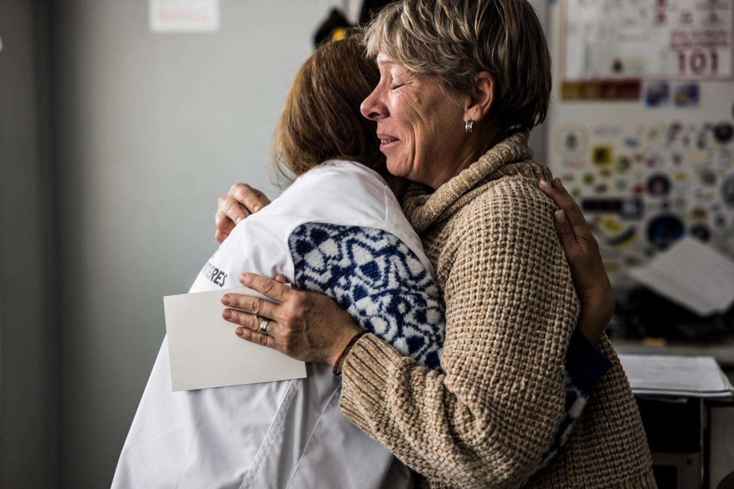 Health workers on Ukraine’s front lines receive emotional support from Doctors Without Borders