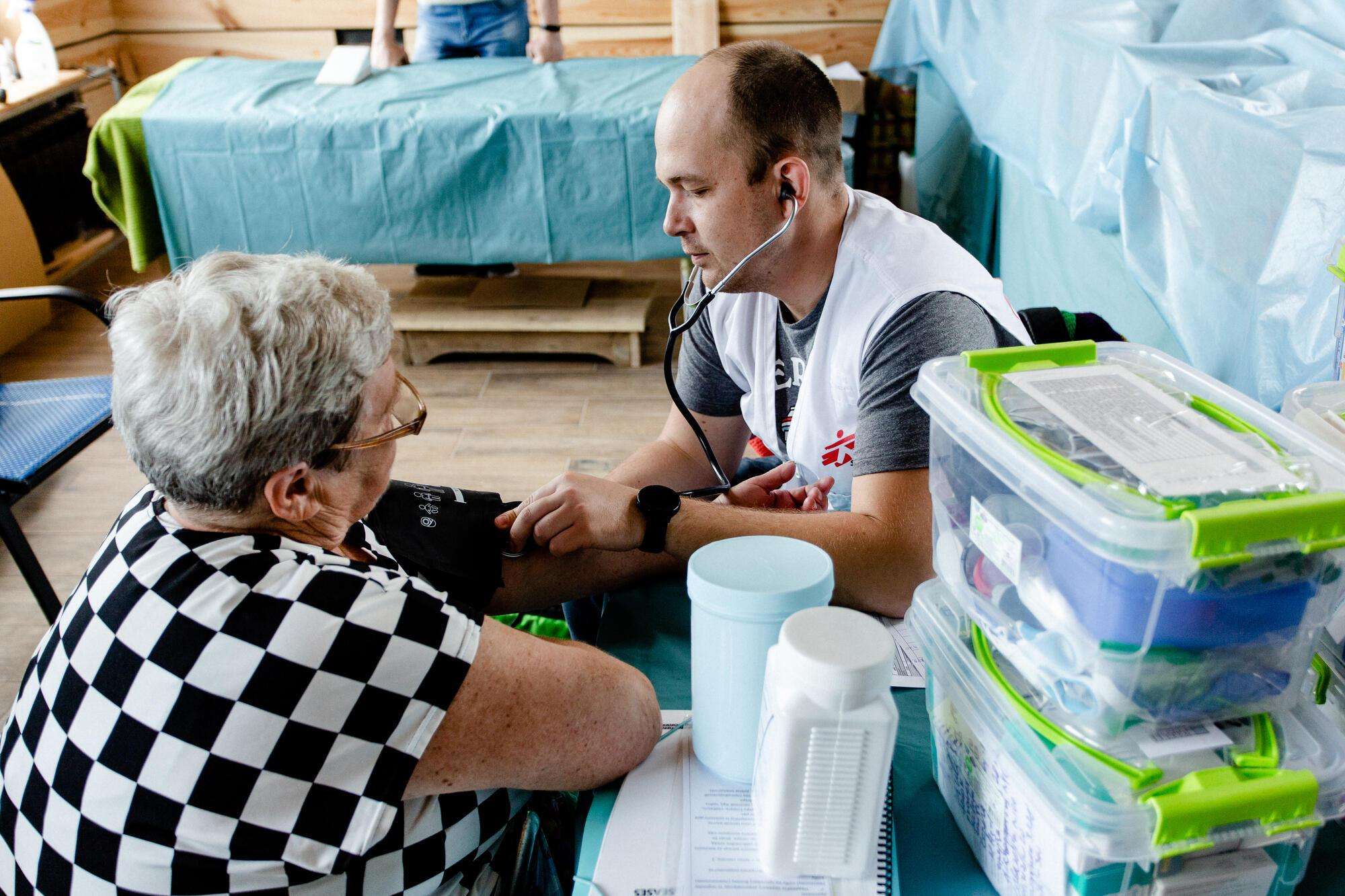 In Ukraine, MSF Works in Partnership with Local Groups