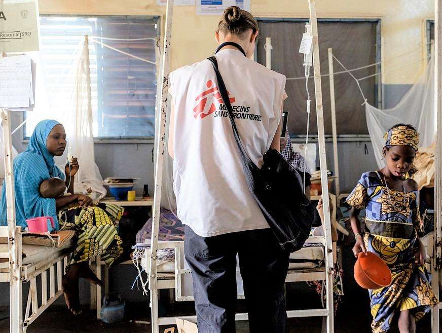 Inside Magaria hospital’s paediatric unit. Early in the morning, MSF paediatrician Julia Rappenecker accompanied by the centre’s medical personnel check on the children who have been admitted to the intensive care unit in the last 24 hours.