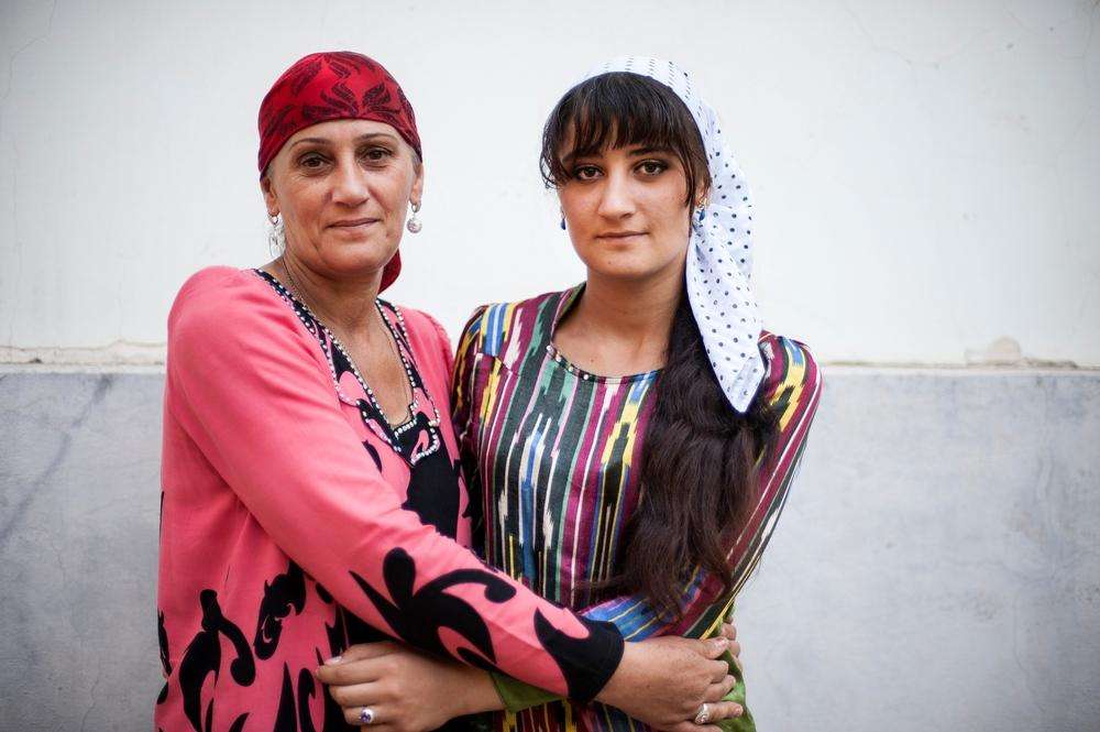 Таджики и русские девушки. Женщины Таджикистана. Узбекские женщины. Женщина из Таджикистана. Современные таджички.