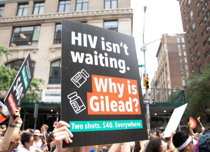 MSF staff call on Gilead to make lenacapavir accessible in New York, USA. 