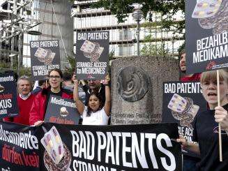 MSF protest against sofosbuvir patent in Munich