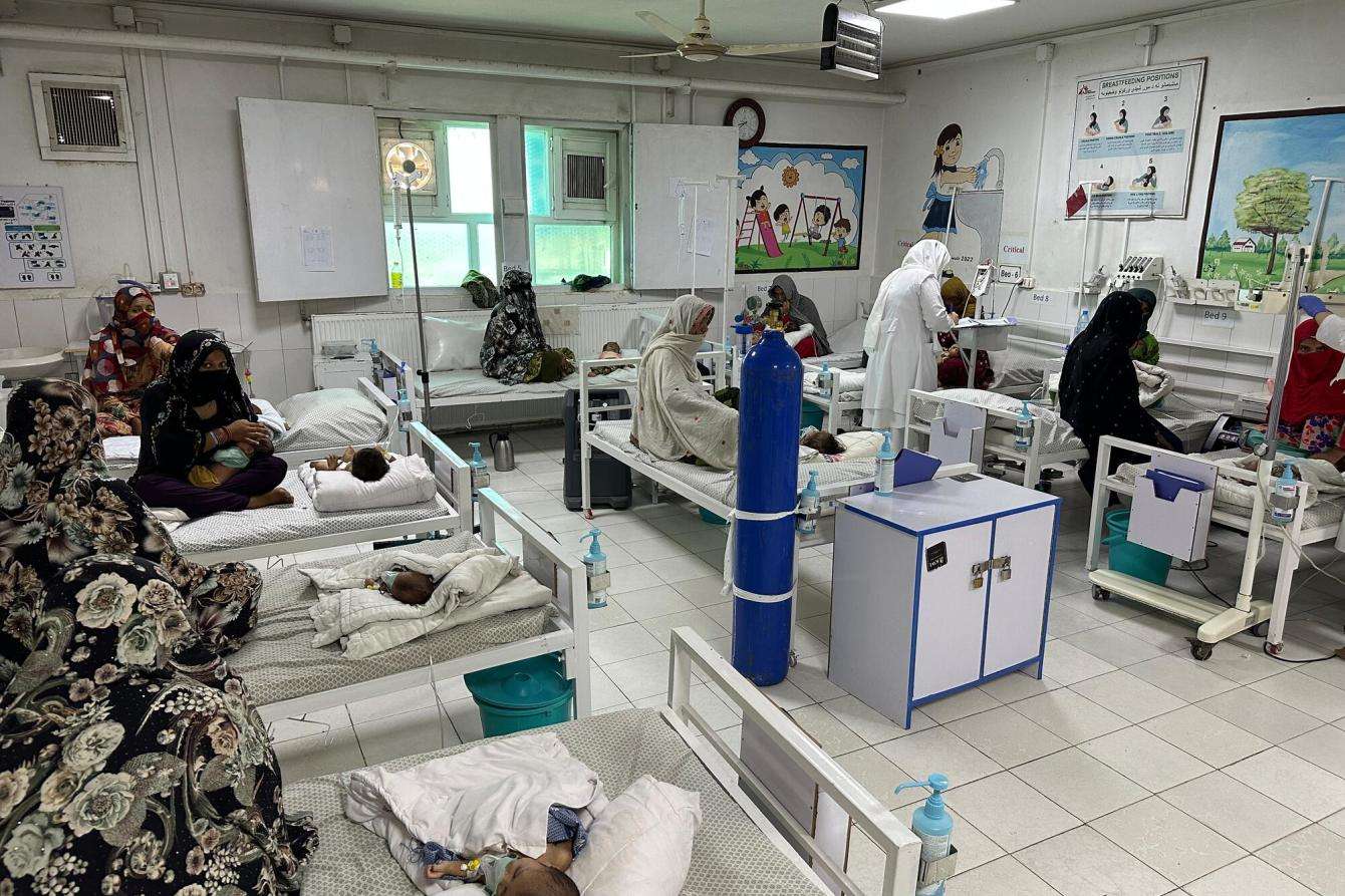 In 2026, 20 additional beds were added to the inpatient therapeutic feeding center at Boost Provincial Hospital, bringing the total capacity to 57 beds. Despite this expansion, an alarming increase in admissions of children with severe acute malnutrition has challenged MSF’s capacity to respond to needs in recent months.