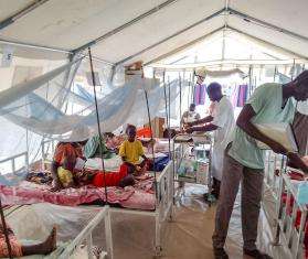 Sudanese refugees on hospital beds in eastern Chad